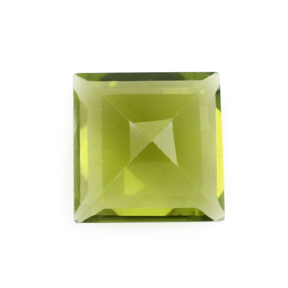 PERIDOT CUT SQUARE (SI) 7MM 1.70 Cts.