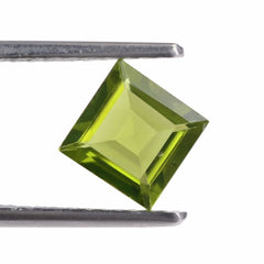 PERIDOT CUT SQUARE (SI) 7MM 1.70 Cts.