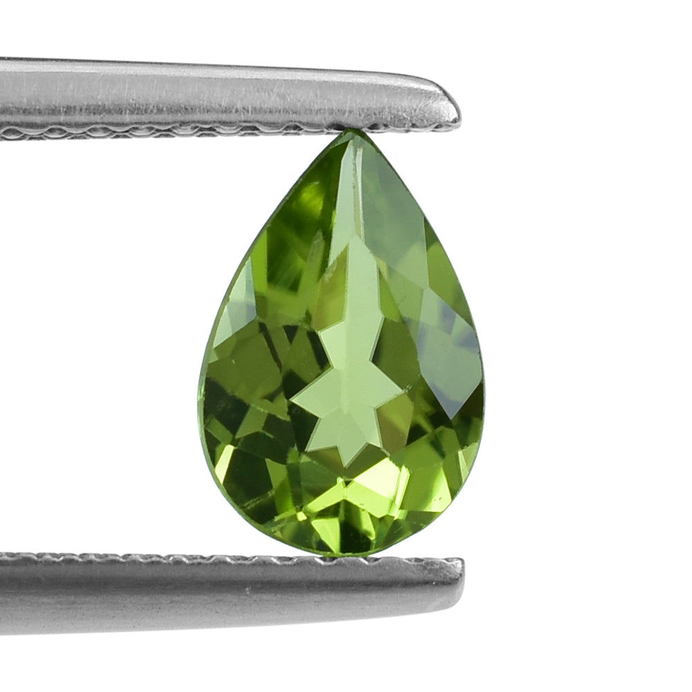 PERIDOT CUT PEAR (TOP) 8.75X5.75MM 1.08 Cts.
