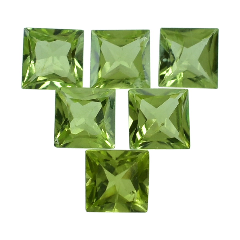 PERIDOT PRINCESS CUT SQUARE (SI) 5MM 0.64 Cts.