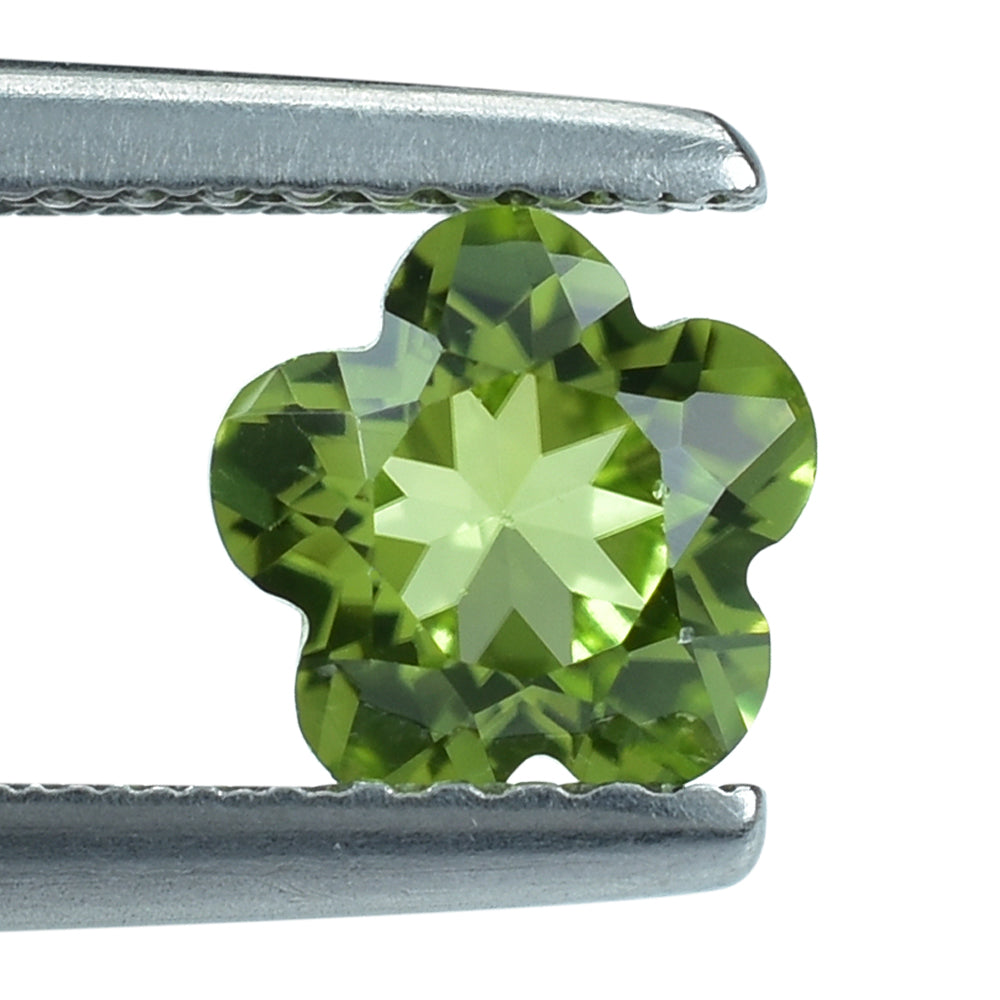 PERIDOT CUT FLOWER 5 LEAF (CLEAN ) 6MM (THICKNESS:-3.60-4.00MM) 0.98 Cts.