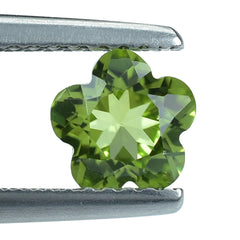 PERIDOT CUT FLOWER 5 LEAF (CLEAN ) 6MM (THICKNESS:-3.60-4.00MM) 0.98 Cts.