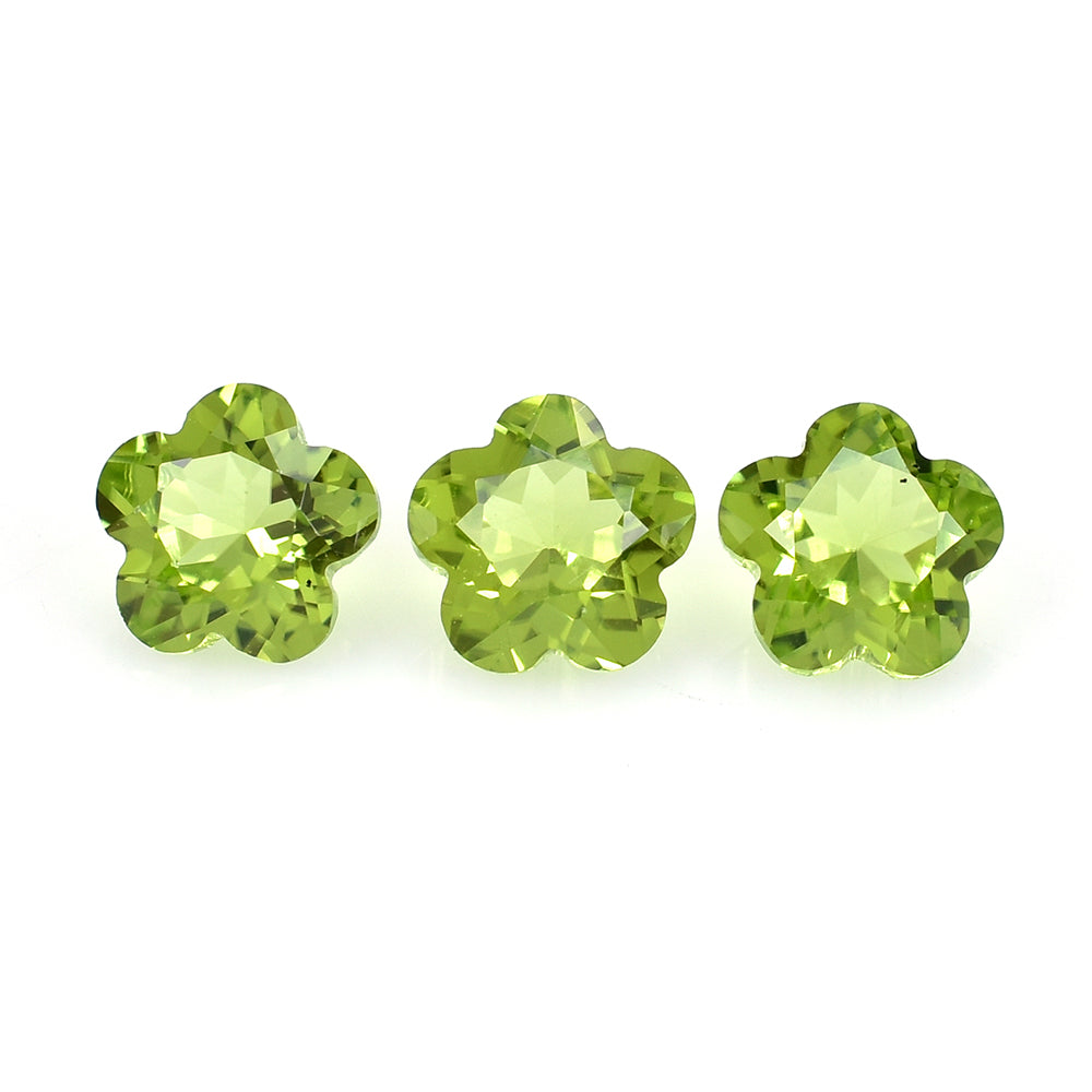 PERIDOT CUT FLOWER 5 LEAF (CLEAN ) 6MM (THICKNESS:-3.60-4.00MM) 0.98 Cts.