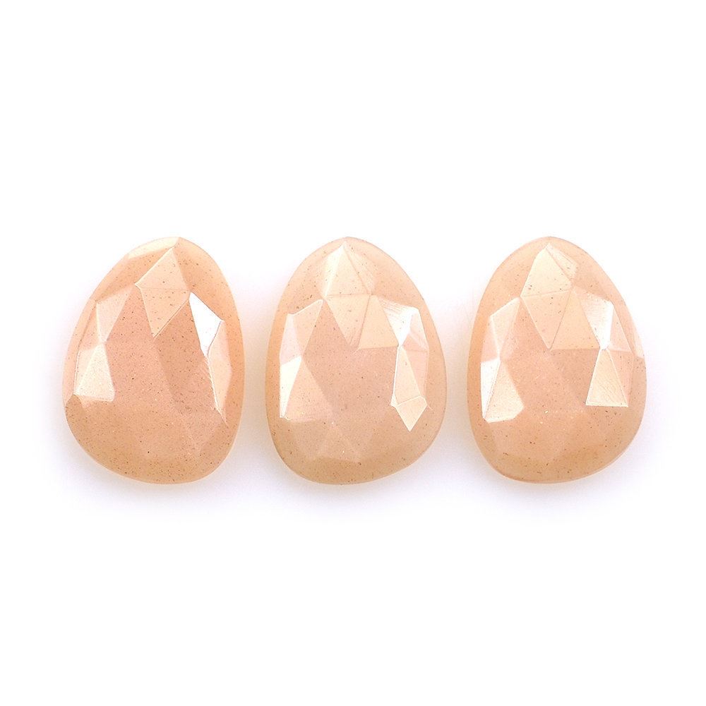 PEACH MOONSTONE ROSE CUT PEARISH 14X10MM 3.03 Cts.