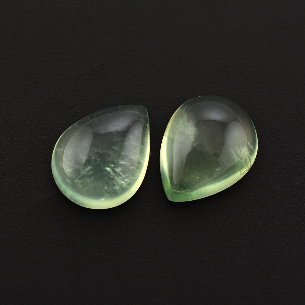 PREHNITE PEAR CAB 9X7MM 1.65 Cts.