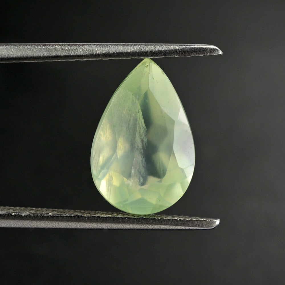 PREHNITE CUT PEAR 12X8MM 3.19 Cts.
