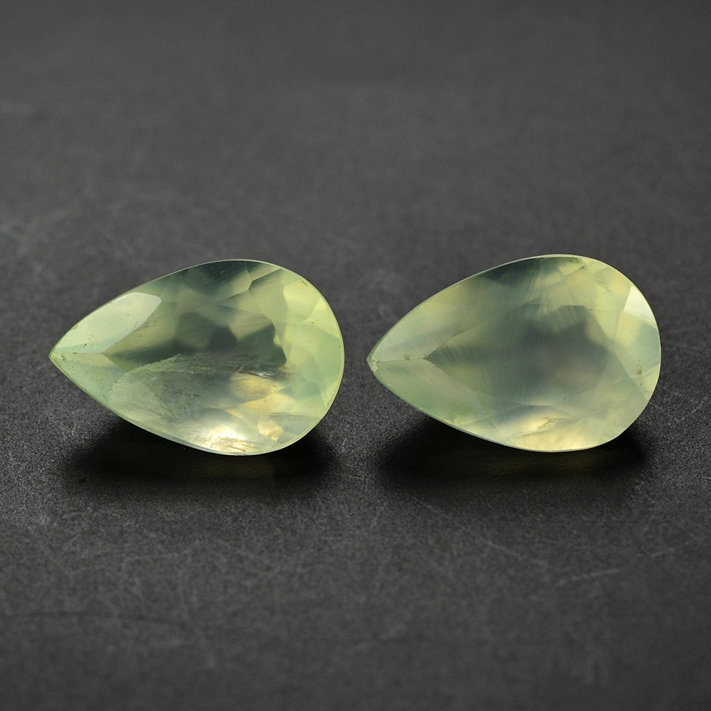PREHNITE CUT PEAR 12X8MM 3.19 Cts.