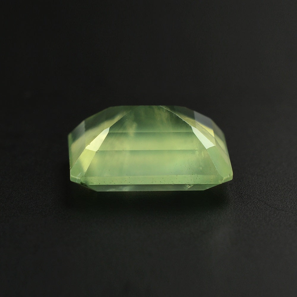 PREHNITE CUT OCTAGON 12X10MM 5.74 Cts.