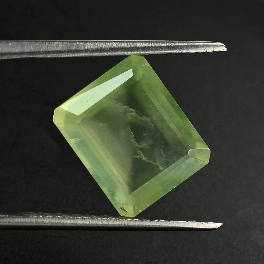 PREHNITE CUT OCTAGON 12X10MM 5.74 Cts.