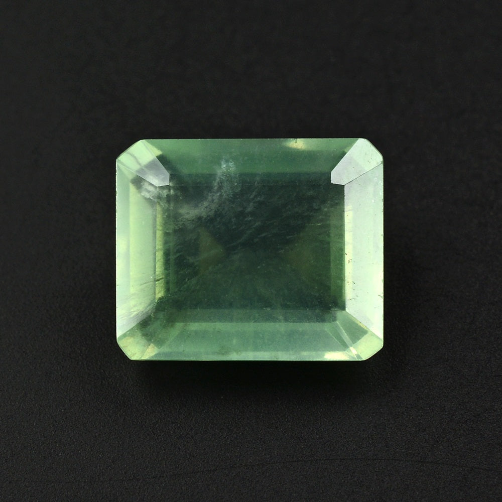 PREHNITE CUT OCTAGON 12X10MM 5.90 Cts.