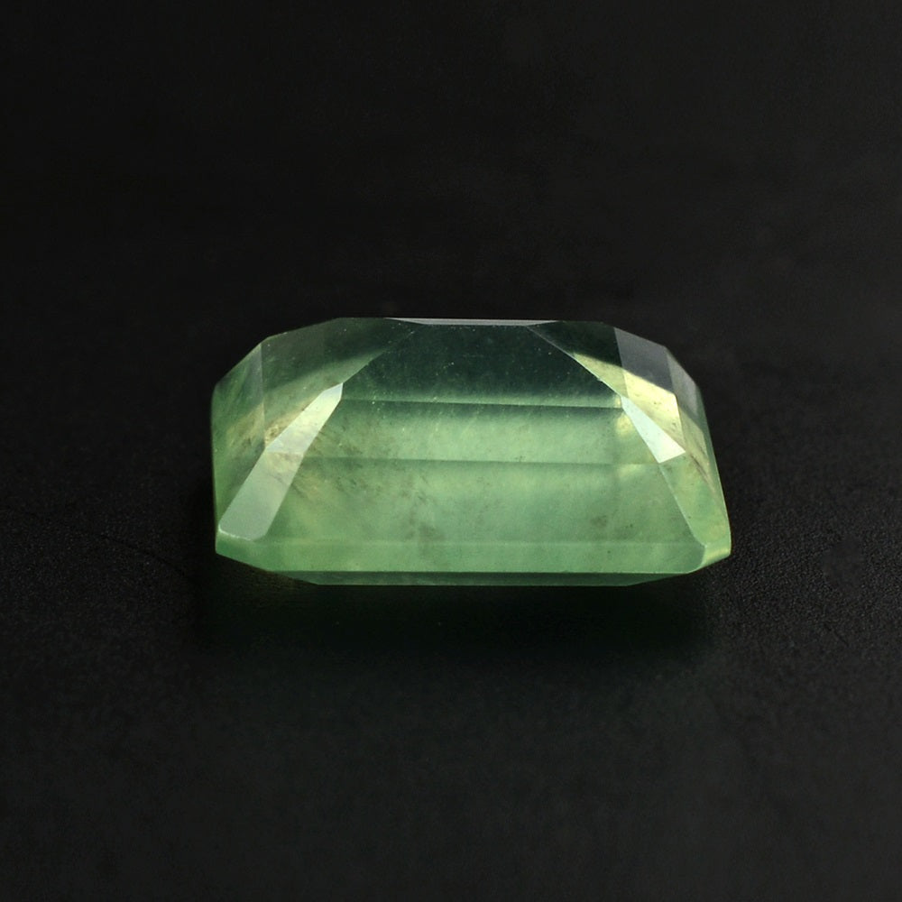 PREHNITE CUT OCTAGON 12X10MM 5.90 Cts.