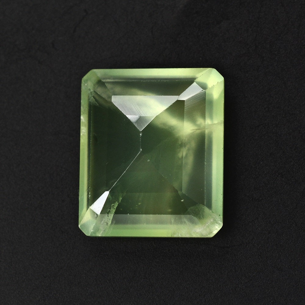 PREHNITE CUT OCTAGON 14X12MM 9.68 Cts.
