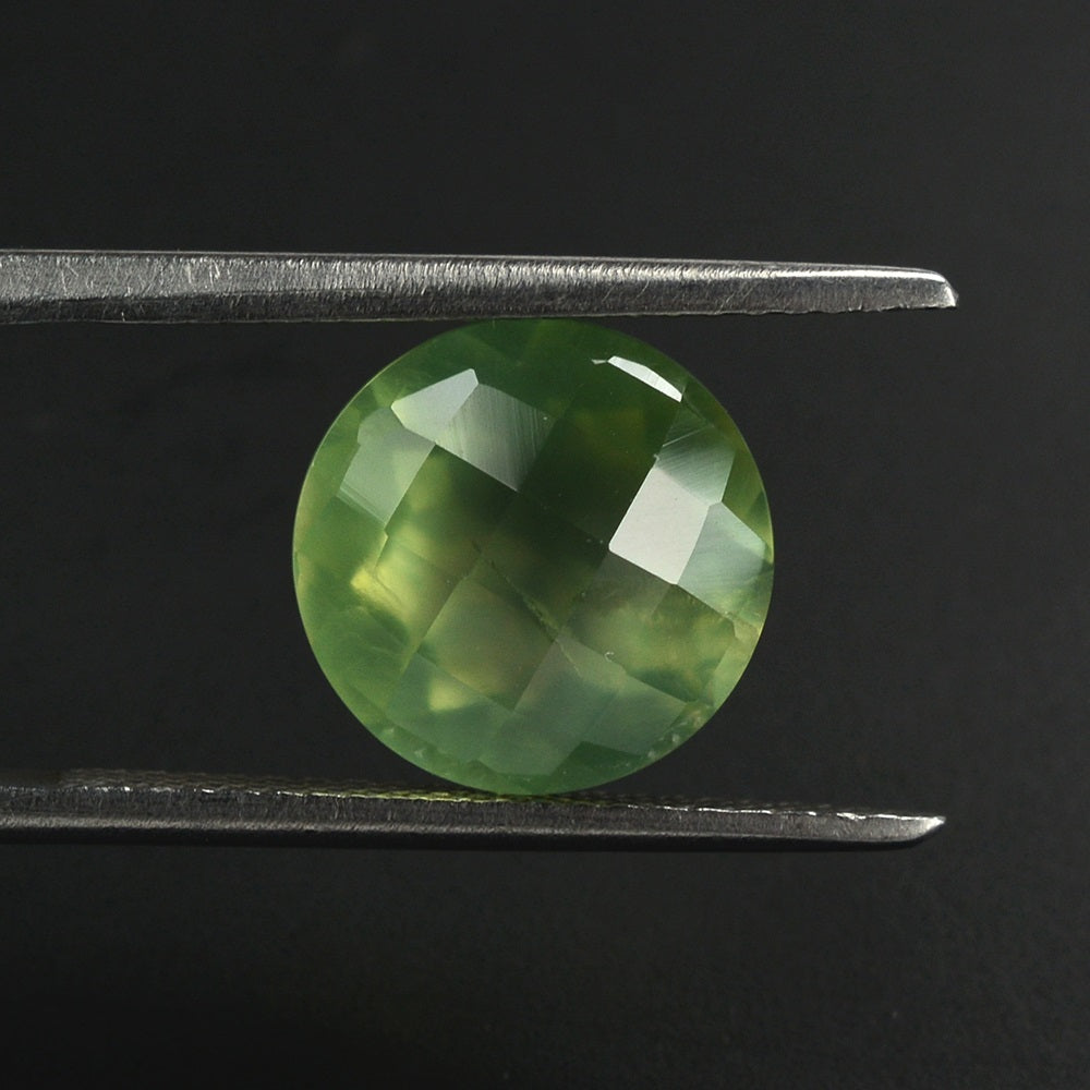PREHNITE CHECKER CUT ROUND 10MM 3.64 Cts.