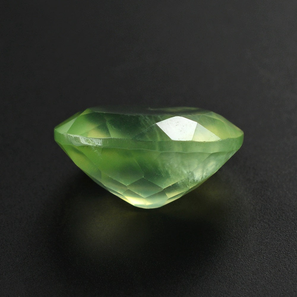 PREHNITE CUT OVAL 14X12MM 7.67 Cts.