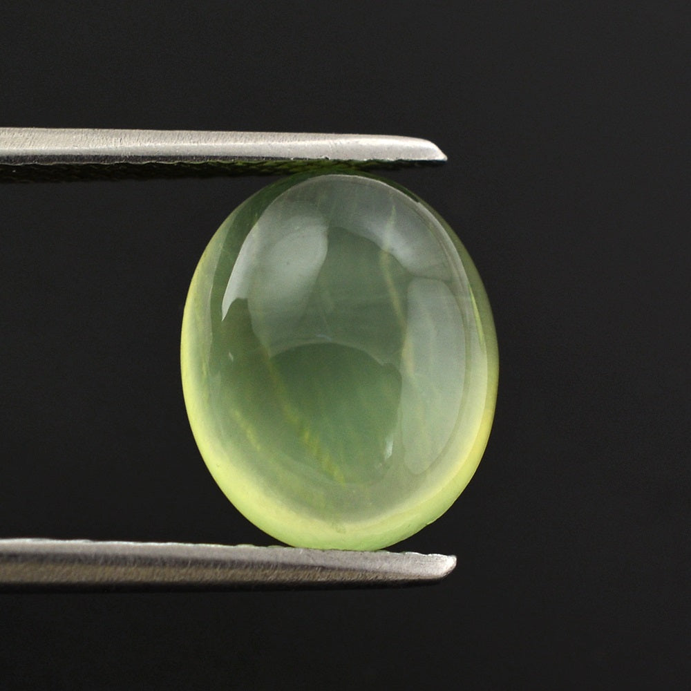 PREHNITE OVAL CAB 11X9MM 3.97 Cts.