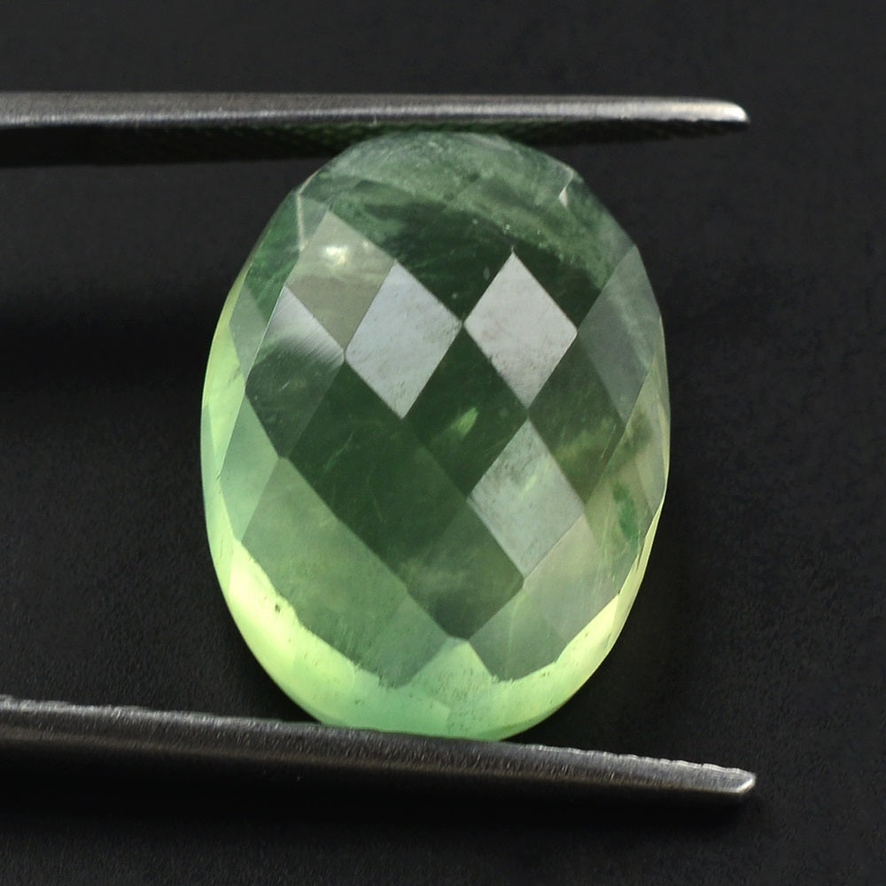 PREHNITE CHECKER OVAL CAB 16X12MM 16.10 Cts.