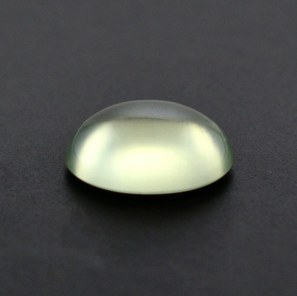 PREHNITE OVAL CAB 9X7MM 1.86 Cts.