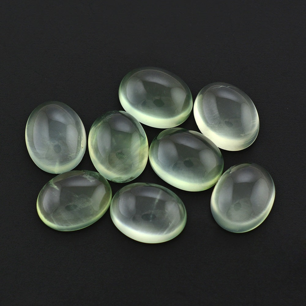 PREHNITE OVAL CAB 9X7MM 1.86 Cts.