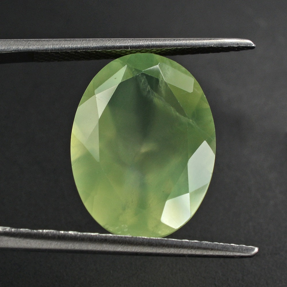 PREHNITE CUT OVAL 16X12MM 8.38 Cts.