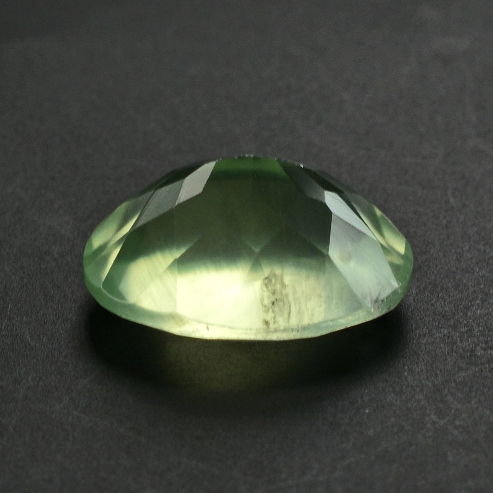 PREHNITE CUT OVAL 14X10MM 6.58 Cts.