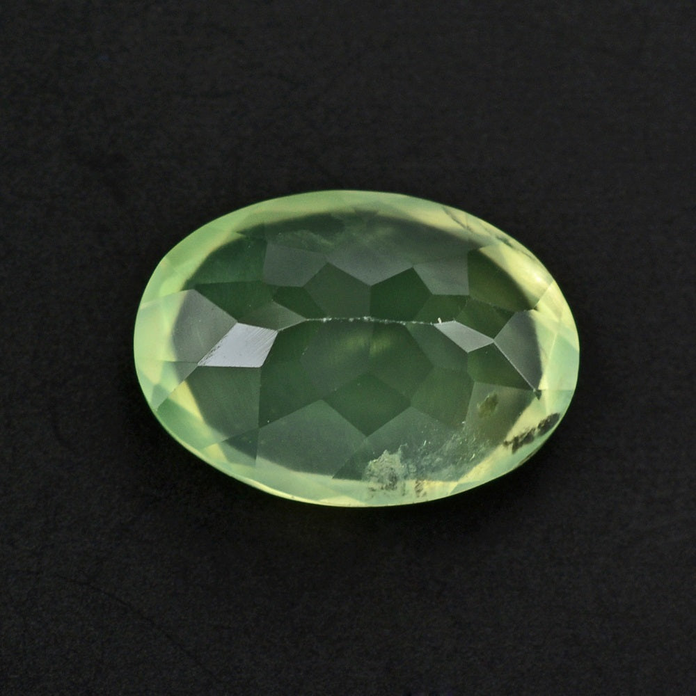 PREHNITE CUT OVAL 14X10MM 6.58 Cts.