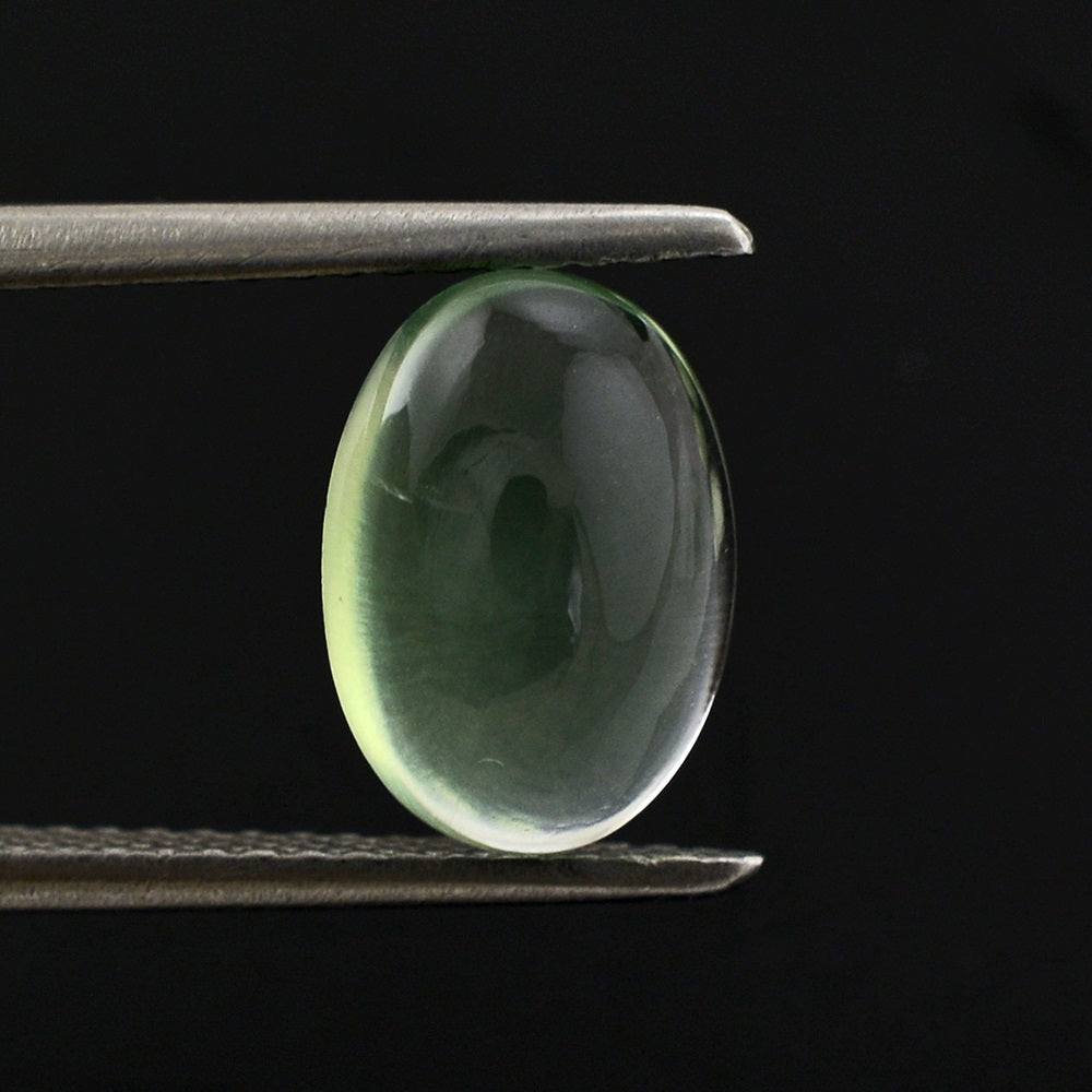 PREHNITE OVAL CAB 10X7MM 2.04 Cts.