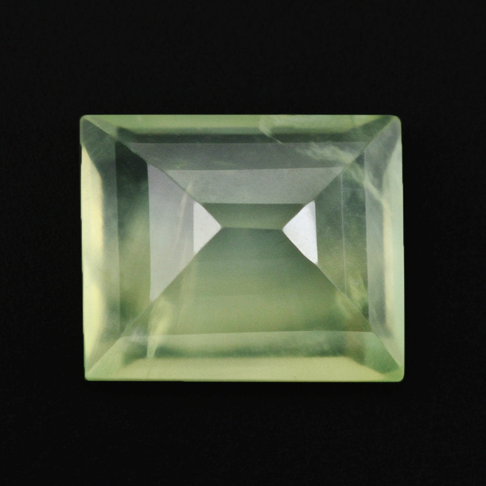 PREHNITE CUT BAGUETTE 12X10MM 6.63 Cts.