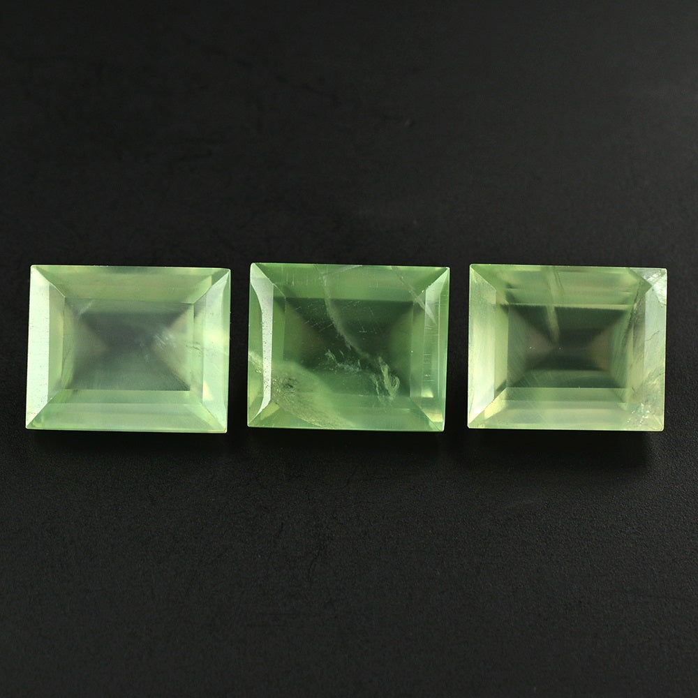 PREHNITE CUT BAGUETTE 12X10MM 6.78 Cts.