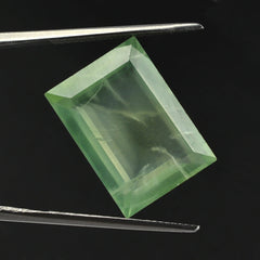 PREHNITE CUT BAGUETTE 18X13MM 15.60 Cts.