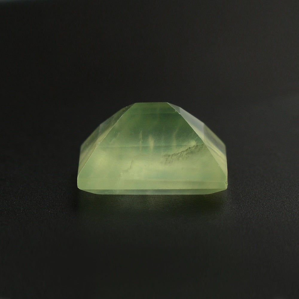 PREHNITE CUT BAGUETTE 10X8MM 3.78 Cts.