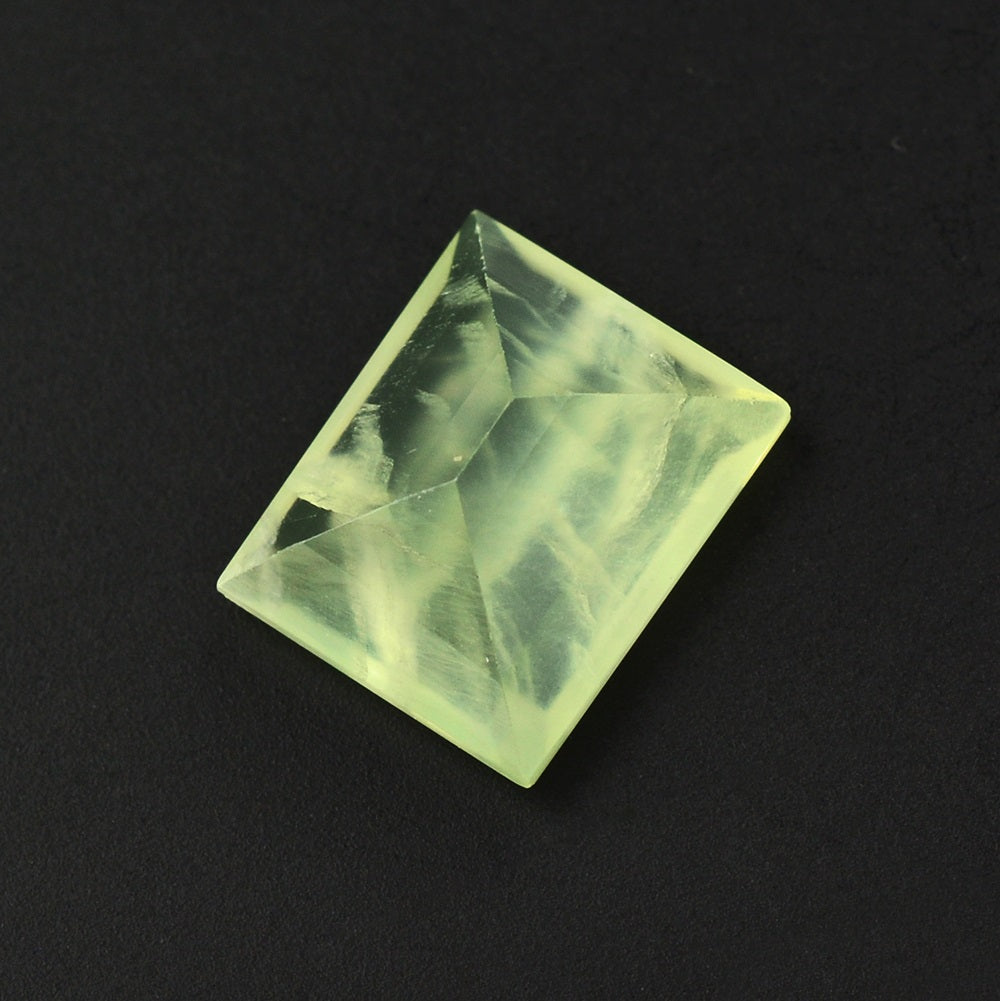 PREHNITE CUT BAGUETTE 10X8MM 3.78 Cts.