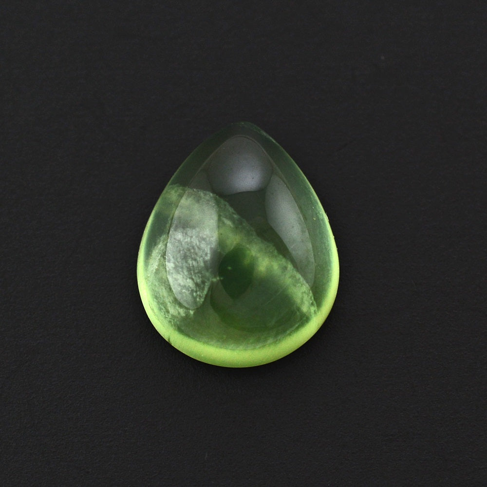 PREHNITE PEAR CAB 10X8MM 2.50 Cts.