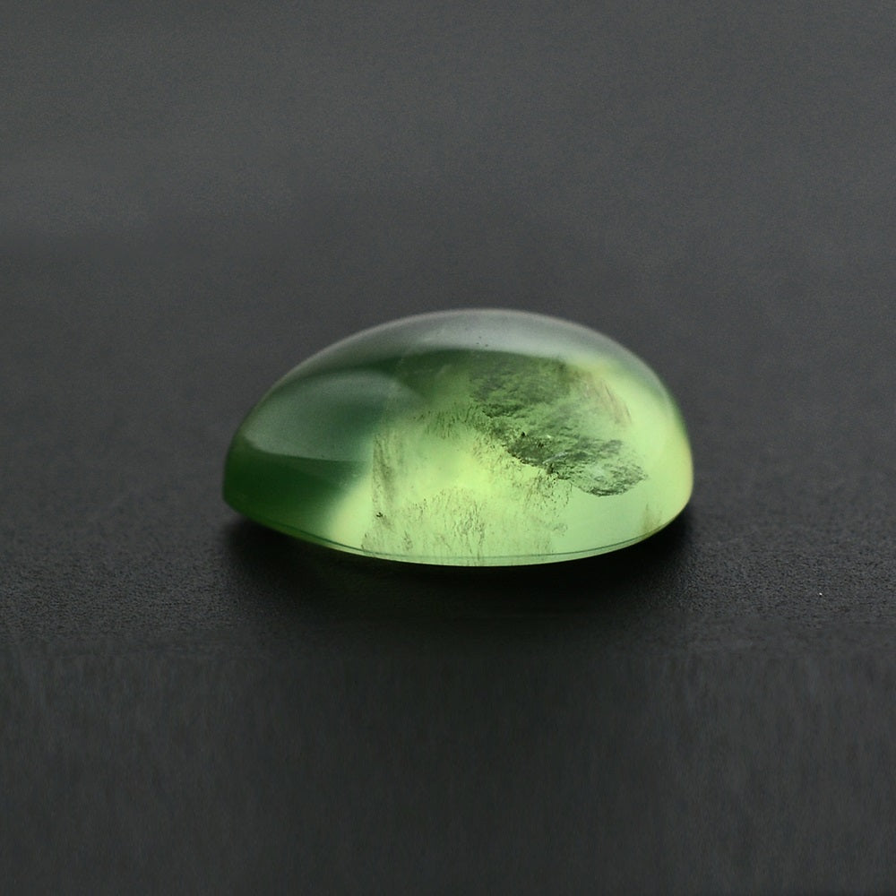PREHNITE PEAR CAB 10X8MM 2.50 Cts.