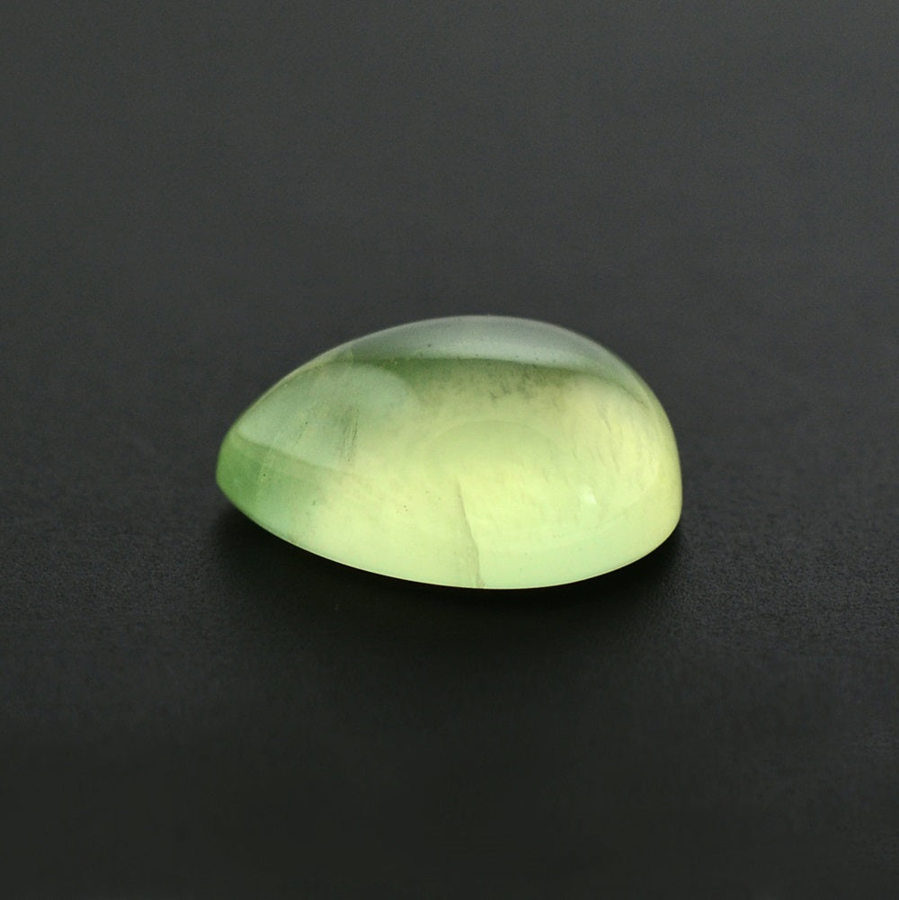 PREHNITE PEAR CAB 10X8MM 2.55 Cts.