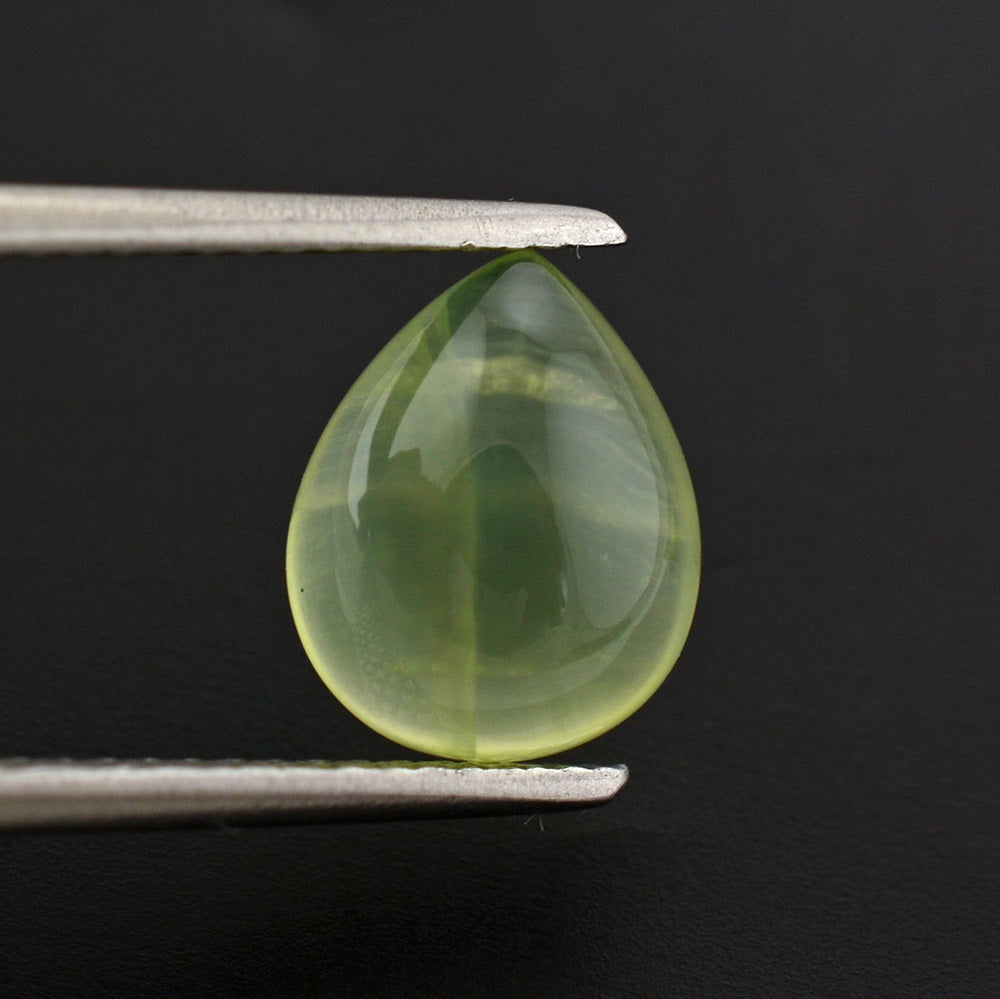 PREHNITE PEAR CAB 10X8MM 2.55 Cts.