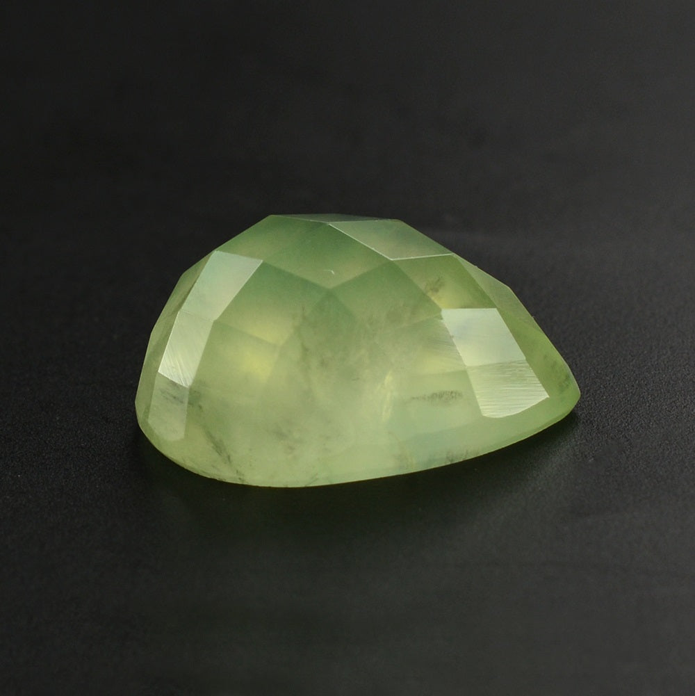 PREHNITE CHECKER PEAR CAB 16X12MM 10.15 Cts.