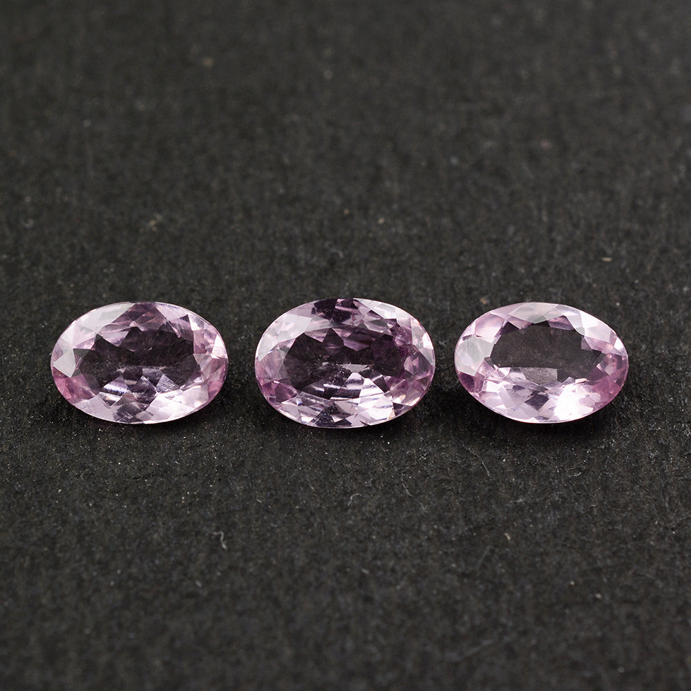 PINK SPINEL CUT OVAL 7X5MM 0.73 Cts.