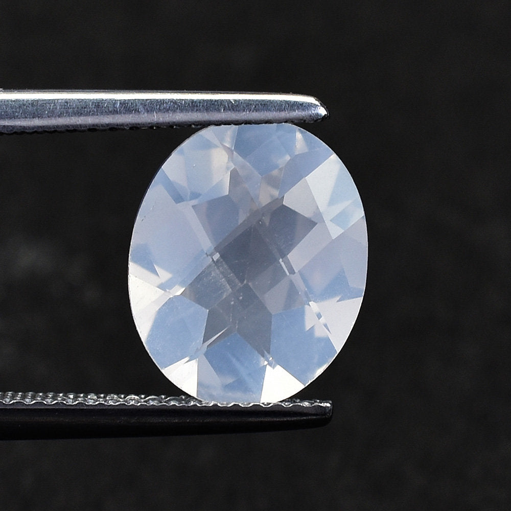 QUARTZ BLUE MOON CHECKER CUT (A/CLEAN) OVAL 12.00X10.00 MM 3.79 Cts.