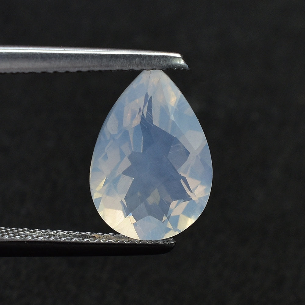 QUARTZ BLUE MOON CHECKER CUT (A/CLEAN) PEAR 13.00X9.00 MM 3.41 Cts.