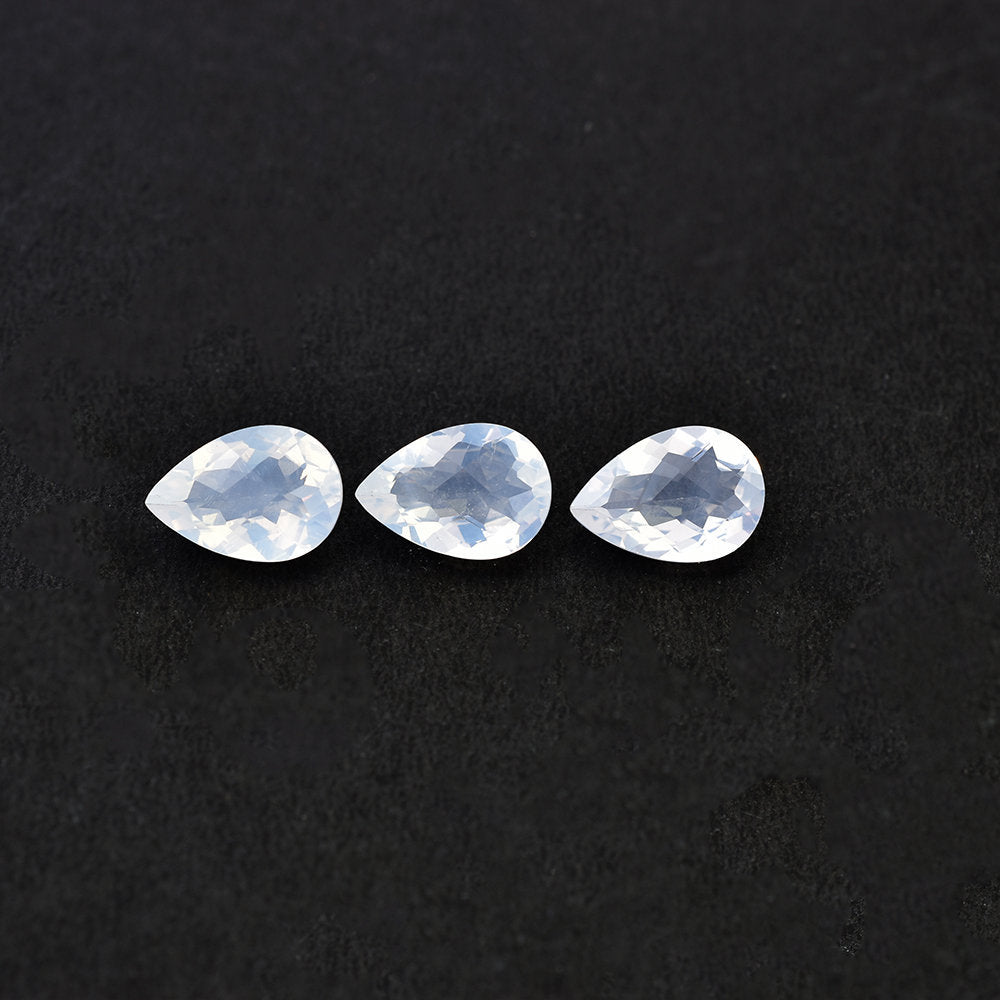 QUARTZ BLUE MOON CHECKER CUT (A/CLEAN) PEAR 13.00X9.00 MM 3.41 Cts.