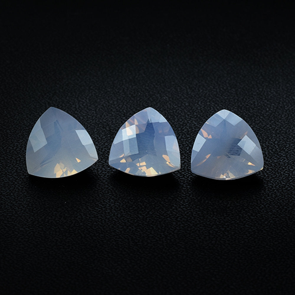 LAVENDER MOON QUARTZ CHECKER CUT TRILLIAN (A/CLEAN) 11.00X11.00 MM 3.86 Cts.