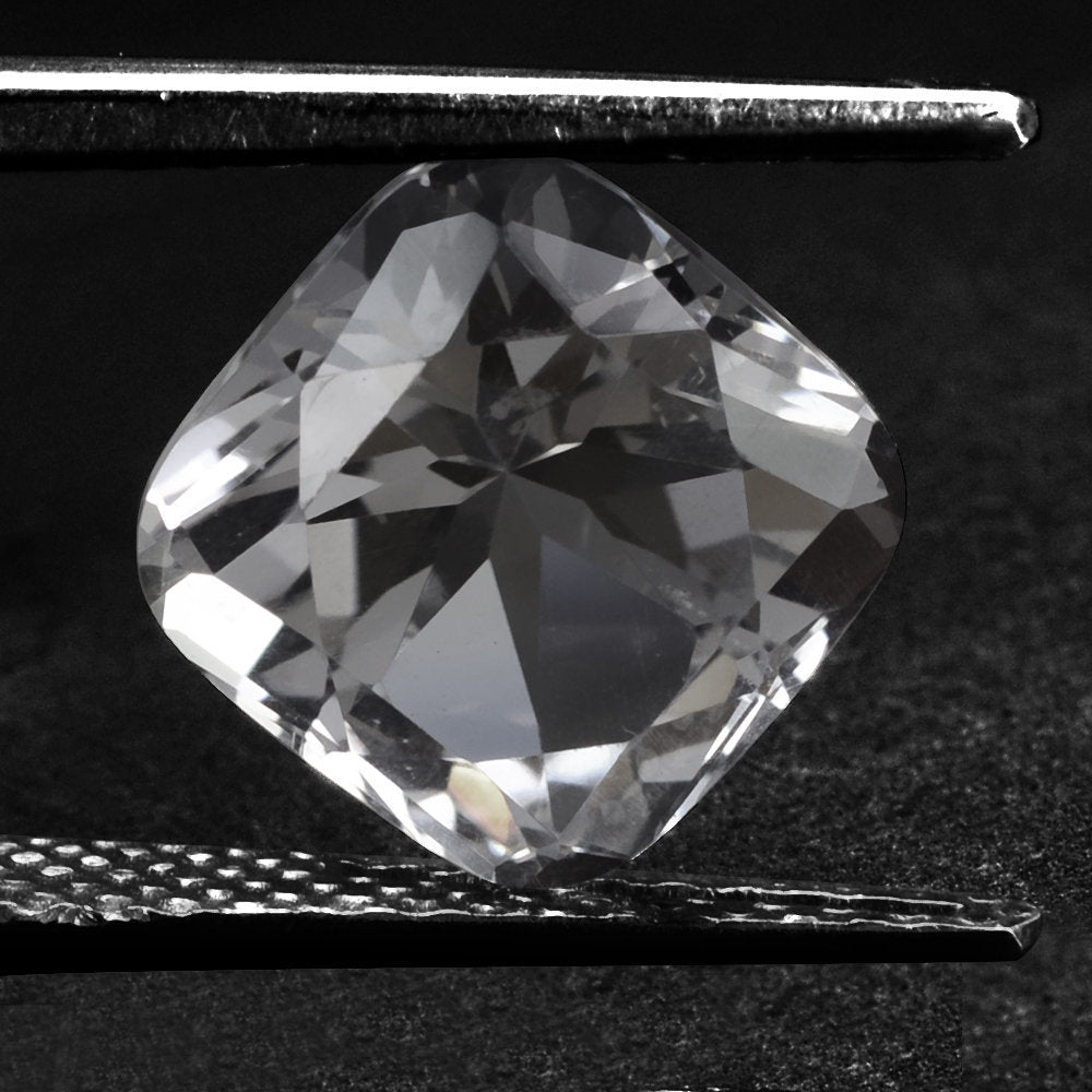 CRYSTAL FANCY CUT CUSHION 10MM 4.80 Cts.