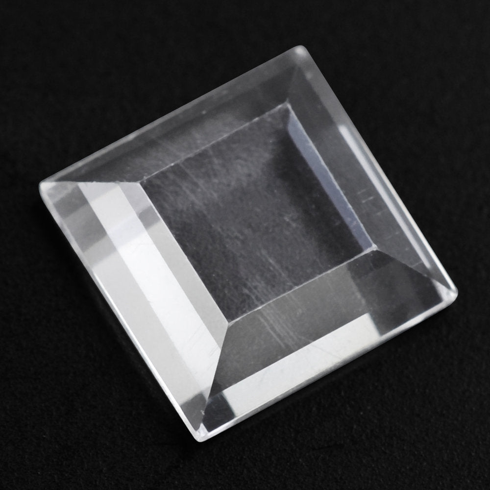CRYSTAL SQUARE PLATES 8MM 1.89 Cts.