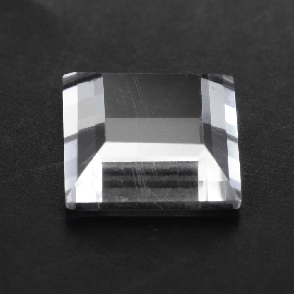 CRYSTAL SQUARE PLATES 8MM 1.89 Cts.