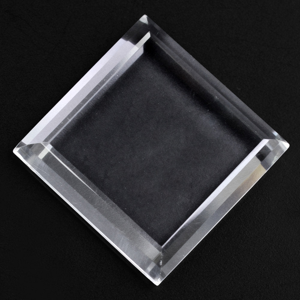 CRYSTAL SQUARE PLATES 18MM 15.35 Cts.
