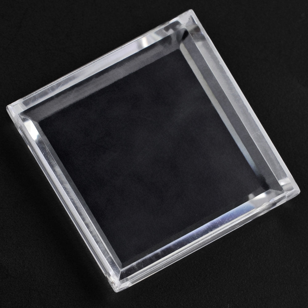 CRYSTAL SQUARE PLATES 18MM 15.35 Cts.