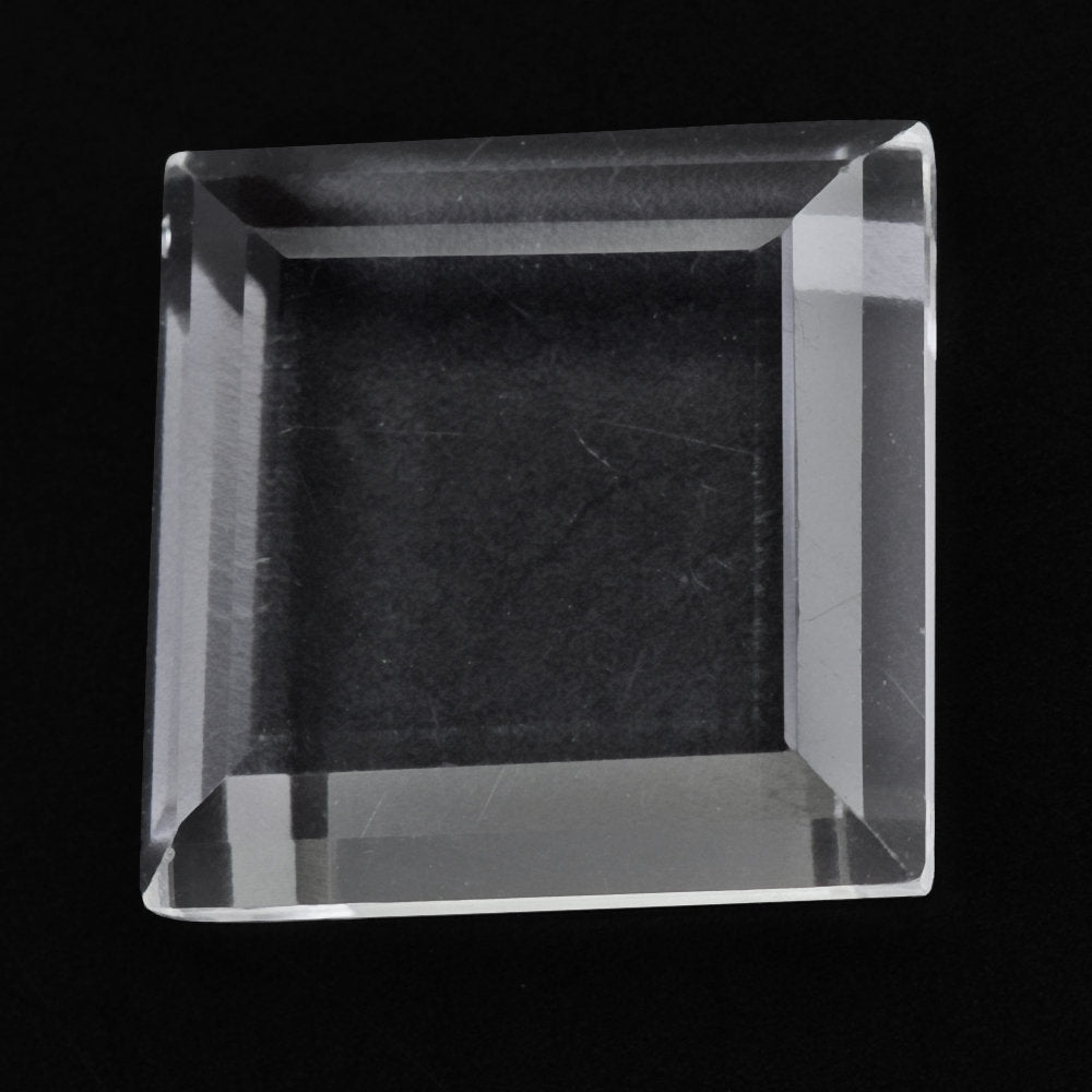 CRYSTAL SQUARE PLATES 14MM 7.83 Cts.
