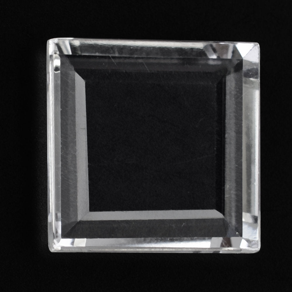 CRYSTAL SQUARE PLATES 14MM 7.83 Cts.