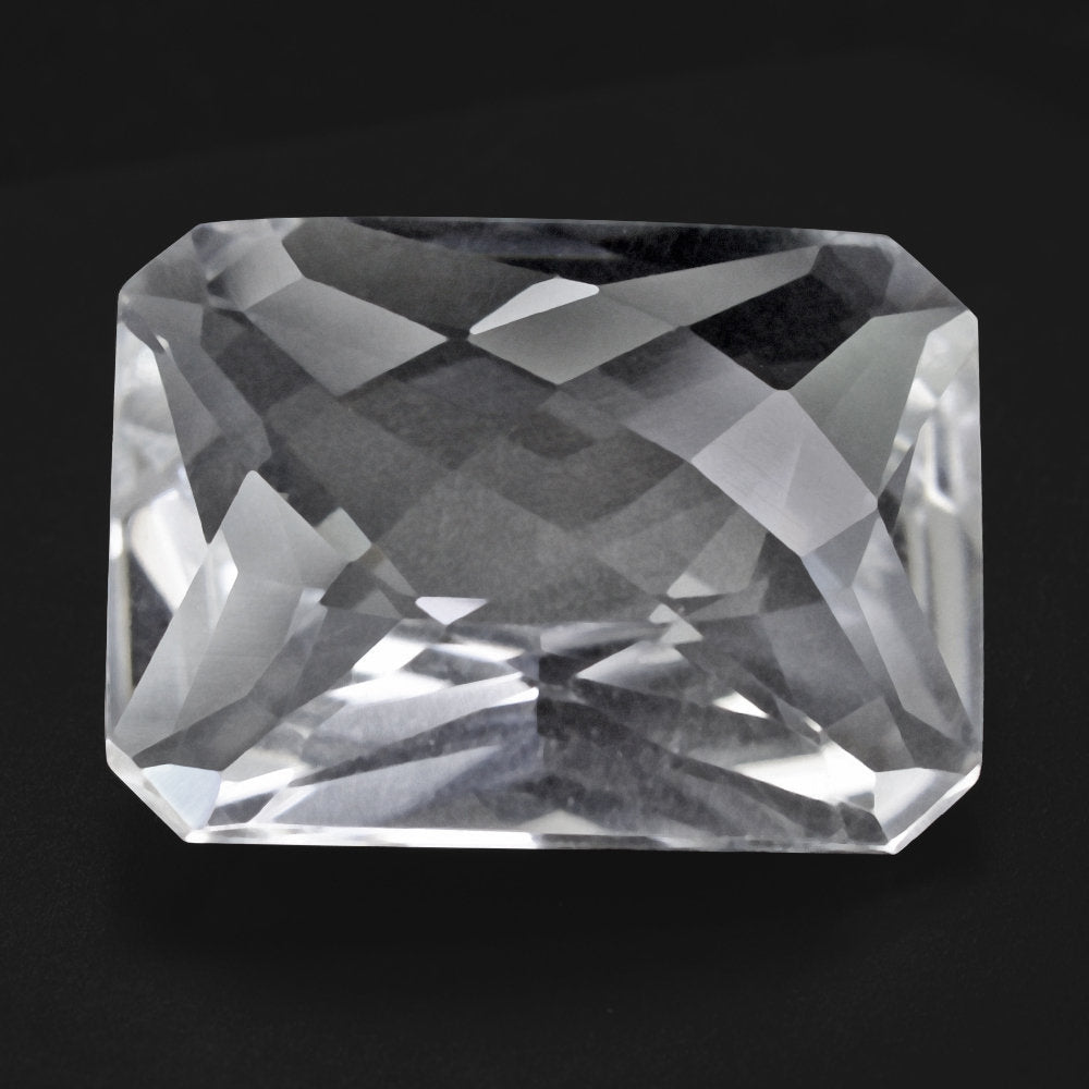 CRYSTAL SPECIAL CHECKER OCTAGON 20X15MM 18.75 Cts.