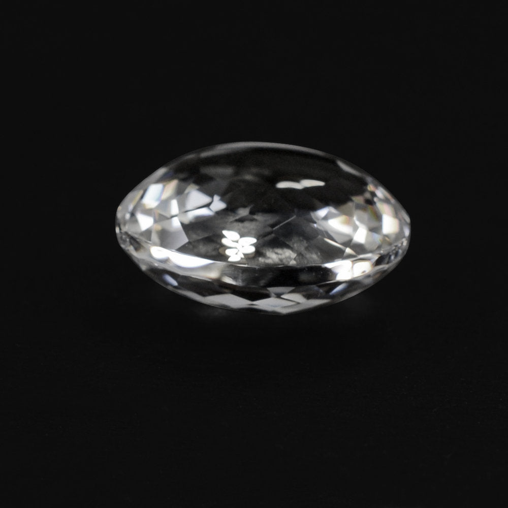 CRYSTAL QUARTZ SPECIAL CUT LENTIL ROUND 15MM 10.70 Cts.